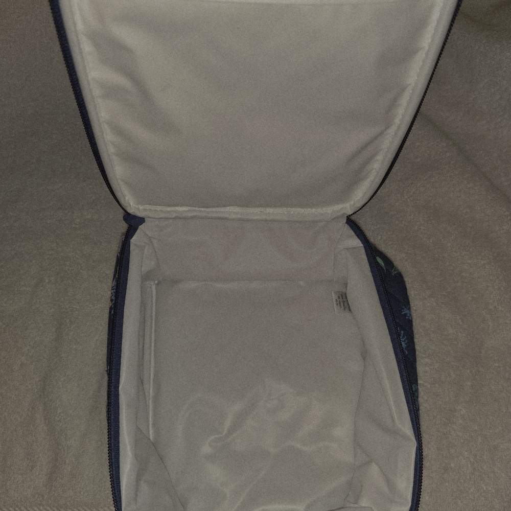 Vera Bradley Blue Floral Elephant Quilted Lunch Pouch - Picture 6 of 9